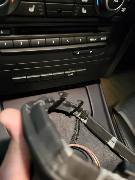 Kẹp Ốp Cần Số Sàn BMW E9x M3 - Image 7