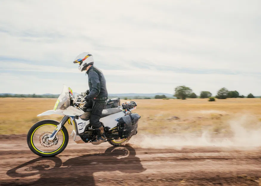 Ốp Lưng/Che Nắng Garmin Zumo XT2 Tread2 - Image 4