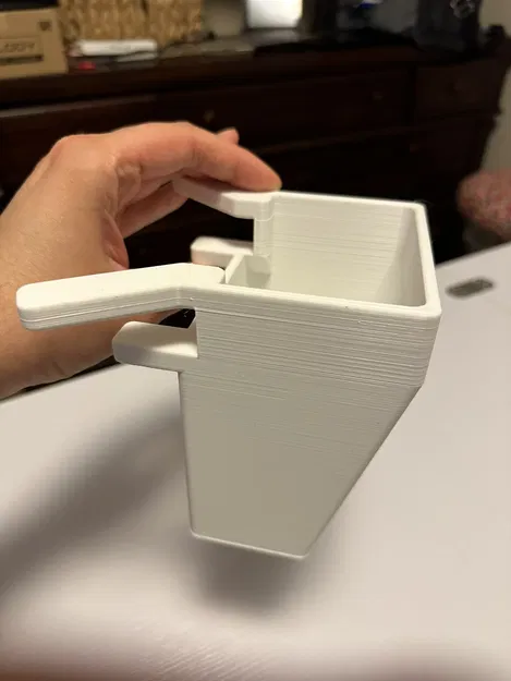 Thùng rác gắn bàn cho vải, chỉ, vụn nhựa, và hơn thế nữa! - Image 3