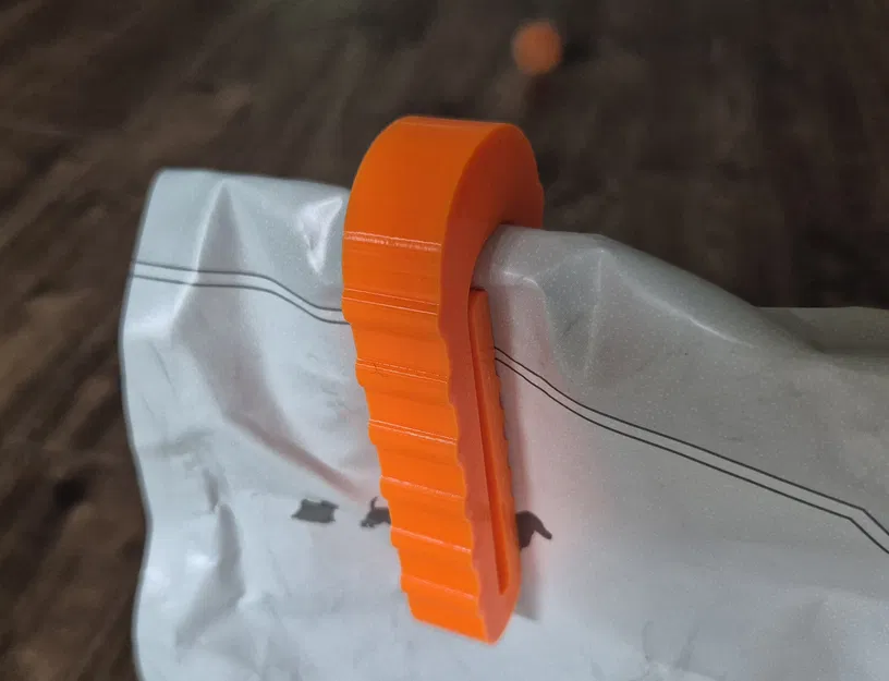 Kẹp lớn (dụng cụ đóng túi thức ăn cho chó 12kg) - Bản chỉnh sửa - Image 1