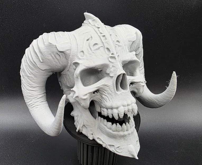 Đầu Lâu Ác Quỷ Sừng Lớn Tàn Nhẫn - Image 1