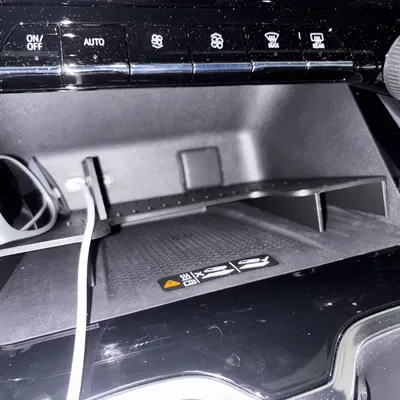 Kệ Chia Ngăn Cho Chevy Traverse Gen 3 (2024, 2025, 2026)