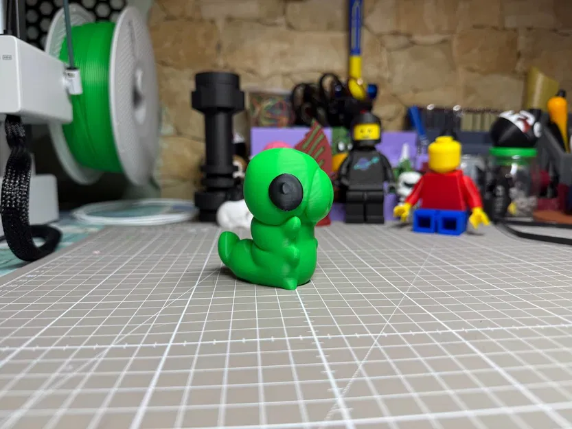 Grub – Mang Grub Hollow Knight về bàn làm việc của bạn - Image 3