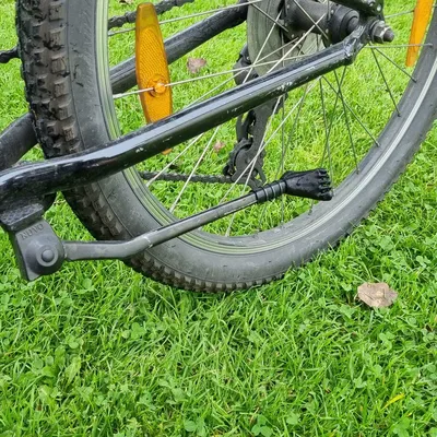 Đế Chân Chống Xe Đạp (Độ Phân Giải Cao)