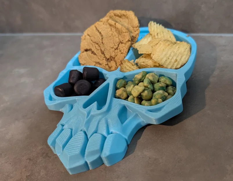 Ống Đựng Bàn Hình Đầu Lâu - Hộp Đựng Phong Cách Gothic - Image 1