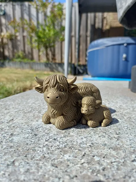 Bò Mẹ Cao Nguyên Cùng Bê Con - Image 3