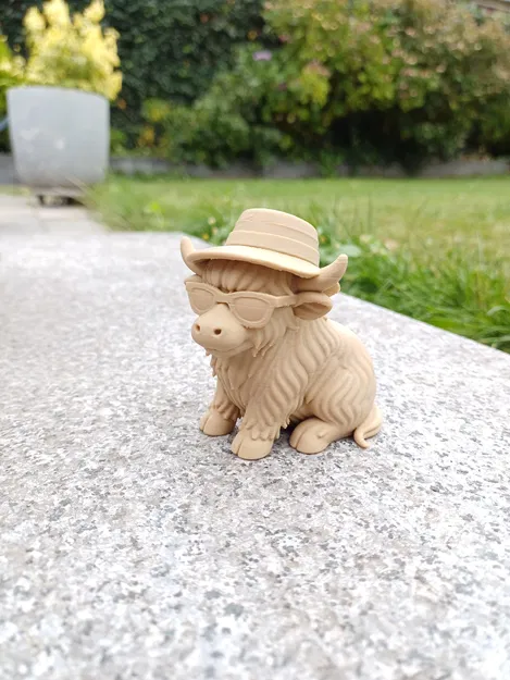 Summer Cow — Chú Bò Cao Nguyên Đi Nghỉ Mát - Image 1