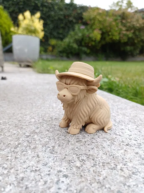 Summer Cow — Chú Bò Cao Nguyên Đi Nghỉ Mát - Image 2