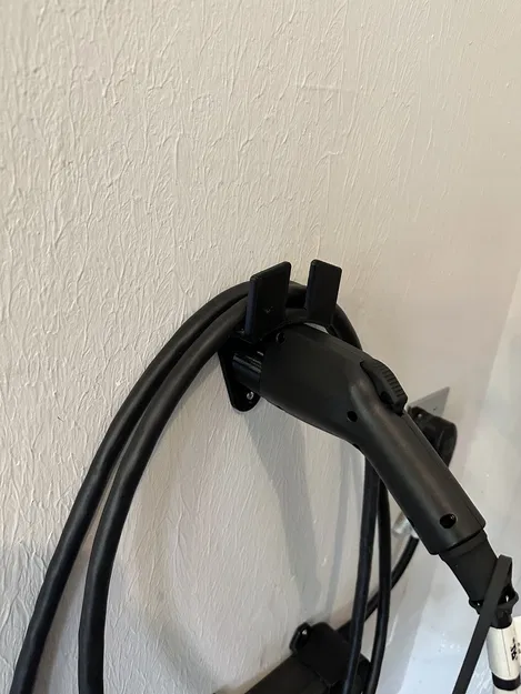 Giá treo tường sạc xe điện J1772 - Image 1