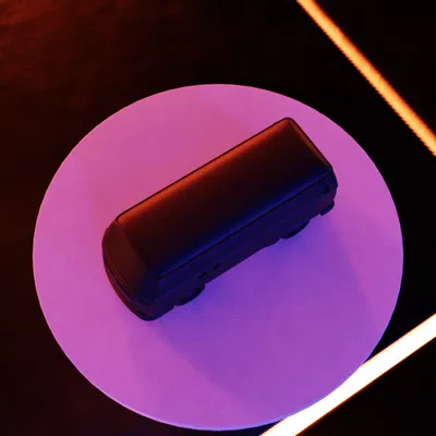 Mô hình VW Kombi 1973 (Phiên bản Hippie) - Xe Van Cắm Trại Cổ Điển