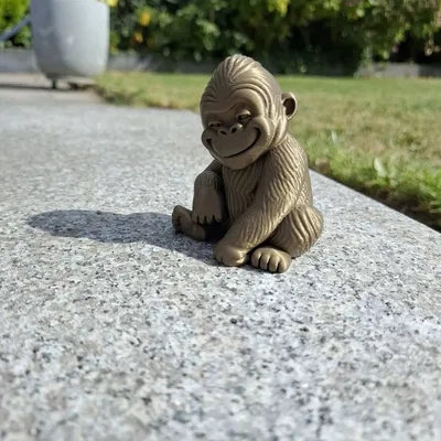 Chú Khỉ Gorilla Con Tinh Nghịch