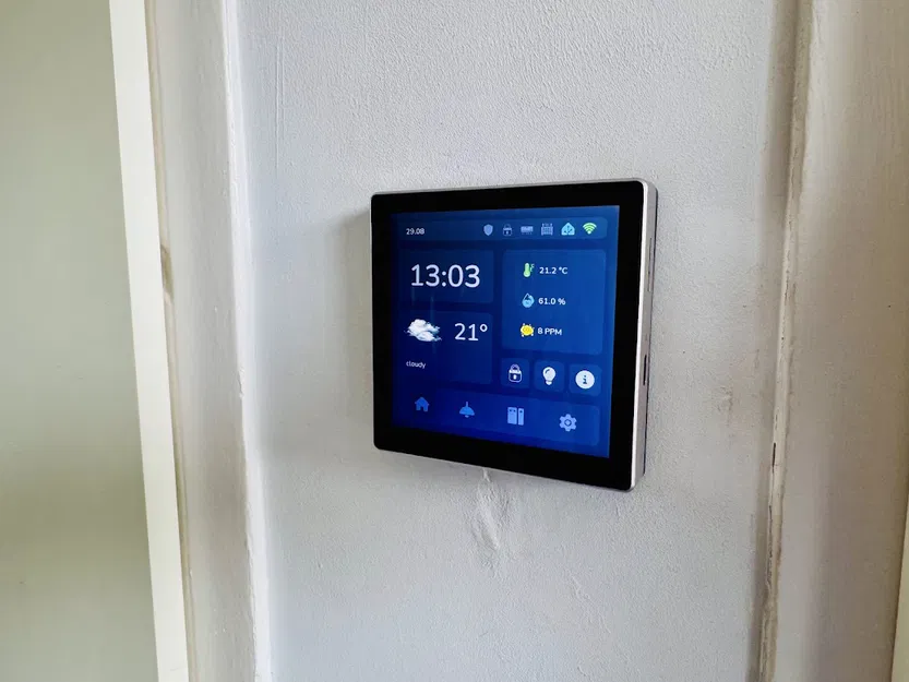 Giá đỡ tường EU Màn hình GUITION ESP32S3 4 inch - Image 1