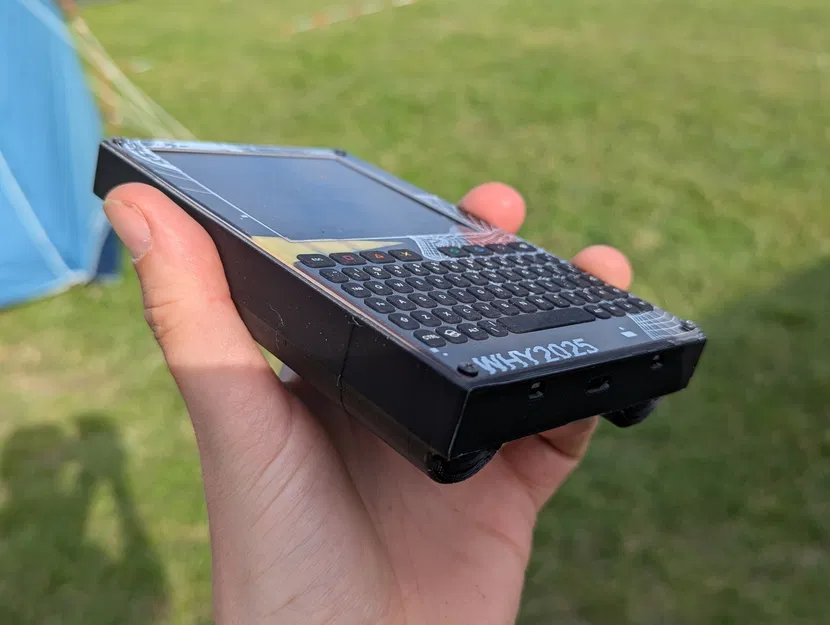 Hộp đựng huy hiệu WHY2025 - Image 1