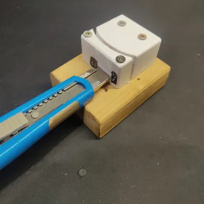 Máy Cắt Chai Nhựa PET