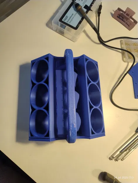 Đế Đựng Lon Nhớt V6 - Image 2