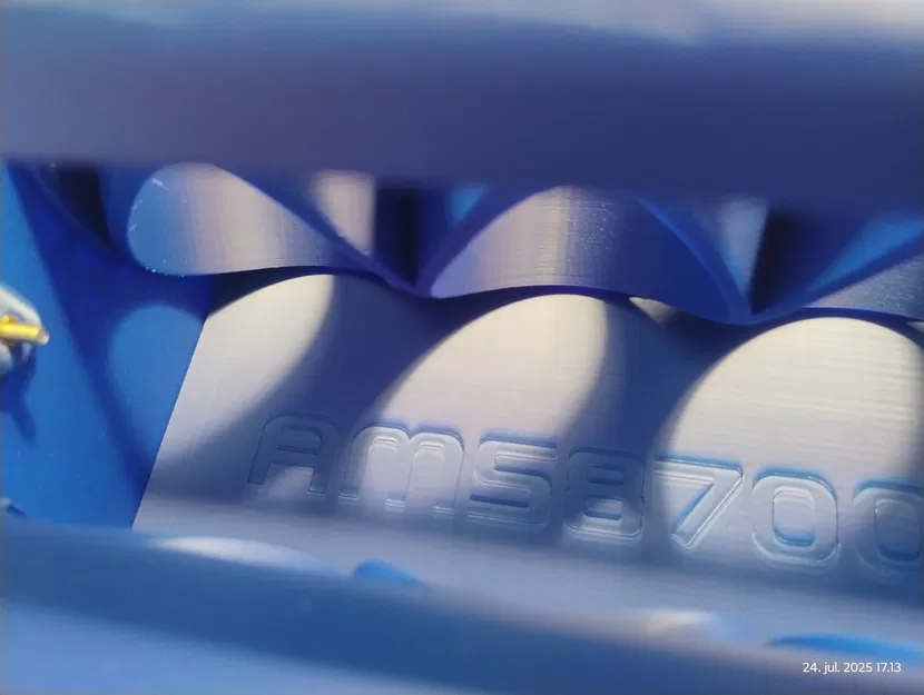 Đế Đựng Lon Nhớt V6 - Image 7