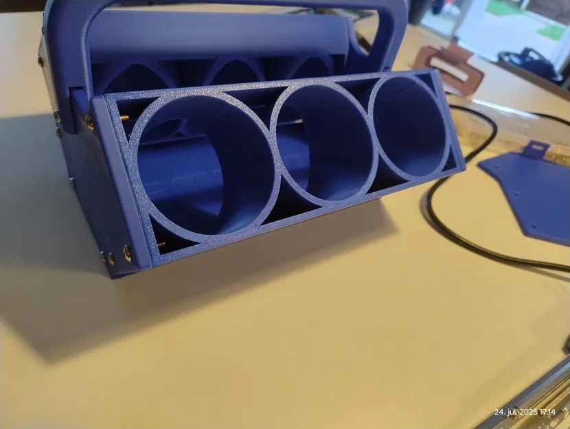 Đế Đựng Lon Nhớt V6 - Image 11