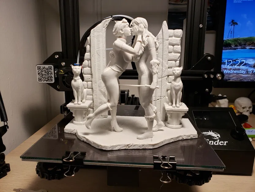 Mèo Đen Hôn Mèo Đàn Bà - Image 5