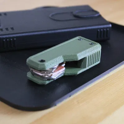 KeyHoldr – Dụng cụ giữ chìa khóa nhỏ gọn và chắc chắn