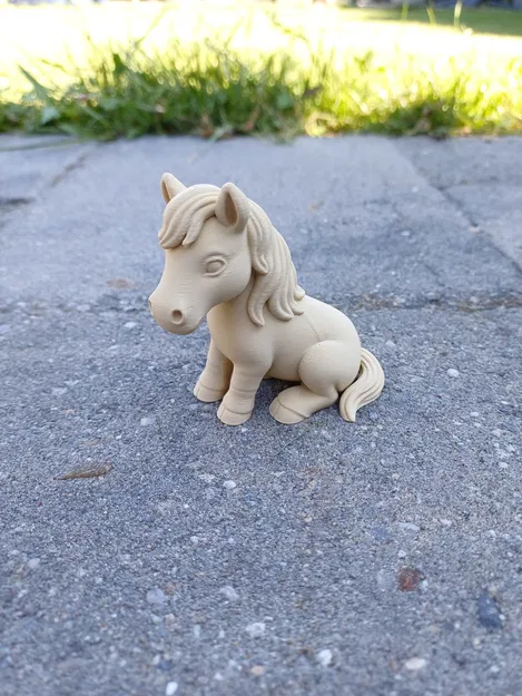 Ngựa Ngồi Dễ Thương - Image 1