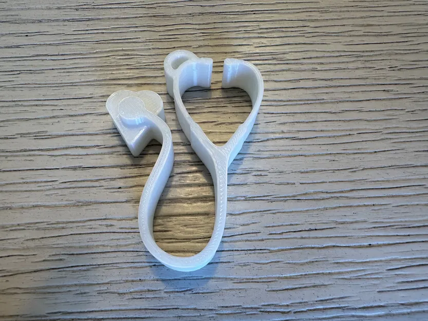 Móc Khóa Ống Nghe Y Tá Hình Trái Tim - Image 1