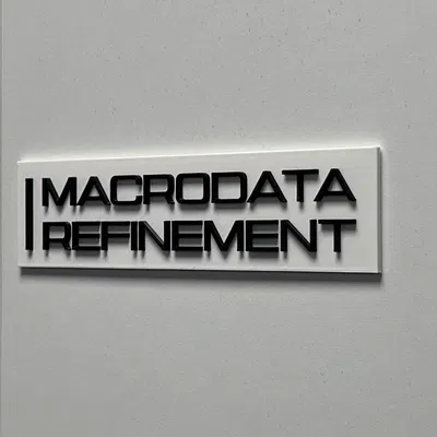 Tấm Biển Treo Tường Severance Chính Xác Như Phim