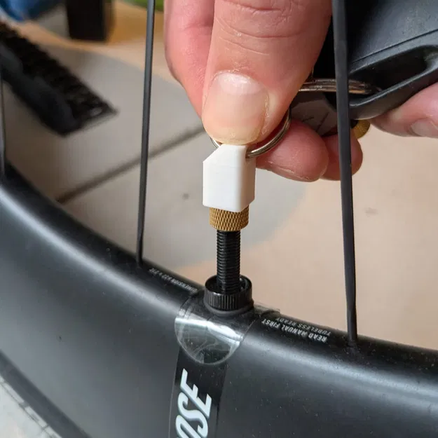 Móc Khóa Giữ Bộ Chuyển Đổi Bơm Xe Đạp | Presta sang Schrader (AV sang SV) | In 3D – 3 Phiên Bản - Image 3