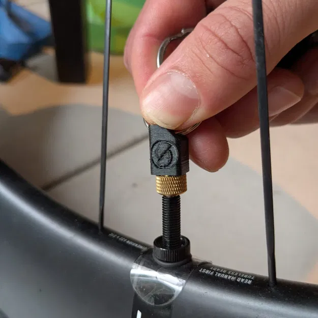 Móc Khóa Giữ Bộ Chuyển Đổi Bơm Xe Đạp | Presta sang Schrader (AV sang SV) | In 3D – 3 Phiên Bản - Image 5