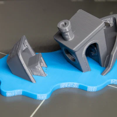 Thuyền Benchy Chìm Nghỉm Trên Biển