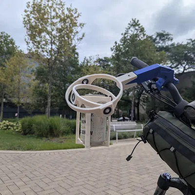 Giá đỡ ly có con quay hồi chuyển siêu bền cho xe đạp