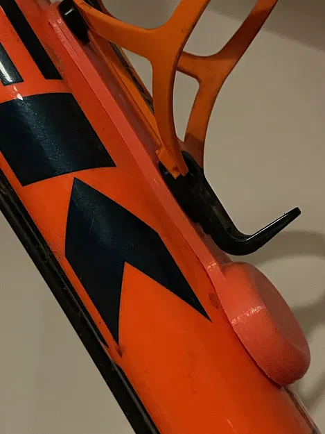 Giá đỡ Airtag dưới bình nước xe đạp - Image 10