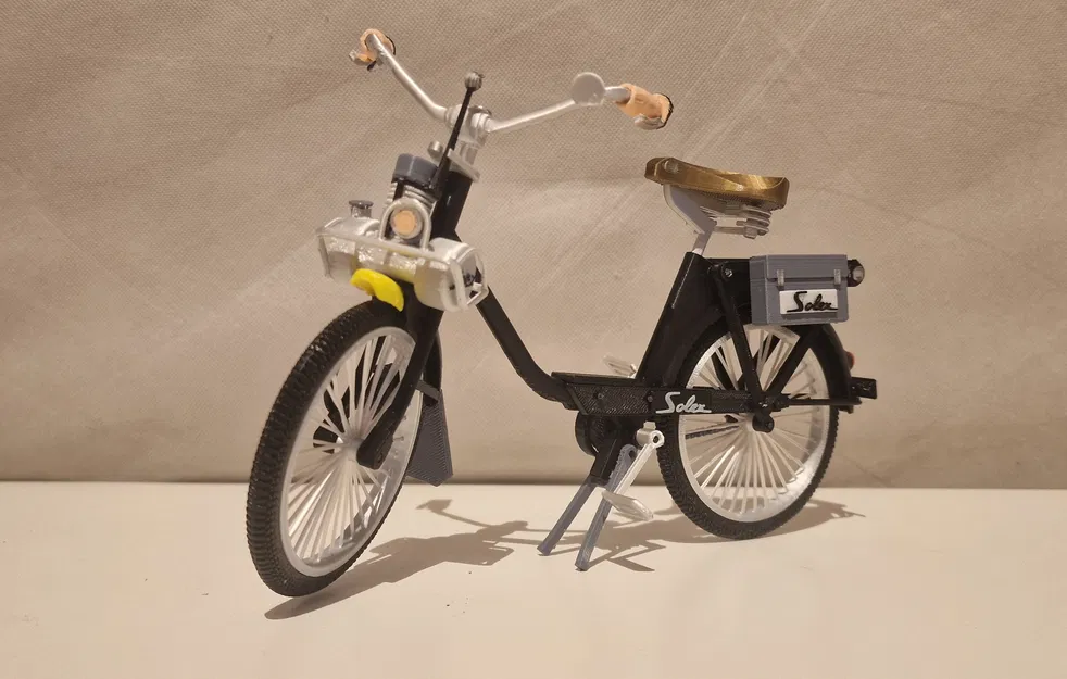 Mô hình Velo Solex 2200 1960 tỉ lệ 1:8 của Ed van der Heijden - Image 2