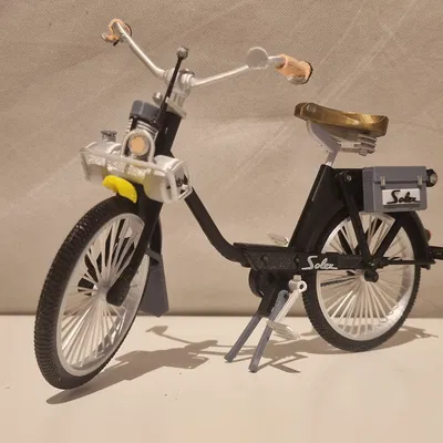 Mô hình Velo Solex 2200 1960 tỉ lệ 1:8 của Ed van der Heijden