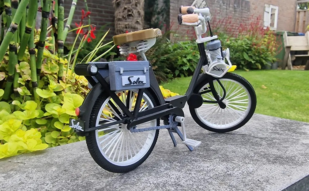 Mô hình Velo Solex 2200 1960 tỉ lệ 1:8 của Ed van der Heijden - Image 12
