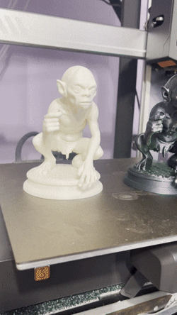 Mô Hình Gollum – Bị Chi Phối Bởi Chiếc Nhẫn