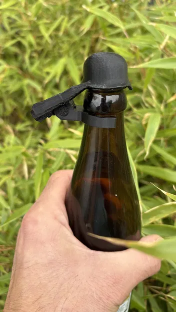 Nón Bảo Hiểm Chai Bia Phiên Bản Sửa Đổi - Image 3