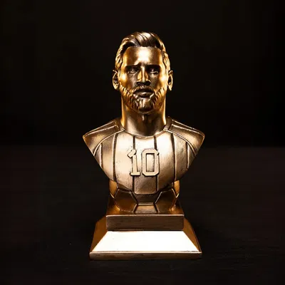 Tượng Lưu Niệm Messi Đứng Cùng Bóng - Mô Hình 3D