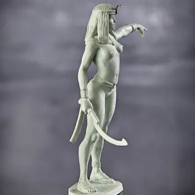 Tượng Nữ Chiến Binh Sông Nile