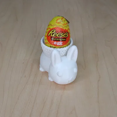 Thỏ Con Đeo Giỏ