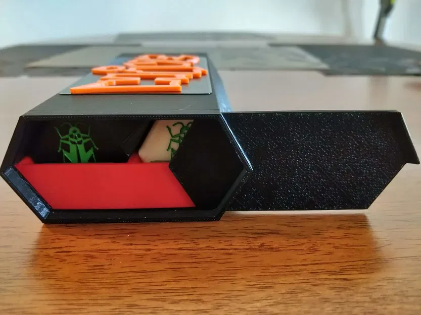 Hộp Đựng Trò Chơi Hive - Image 2