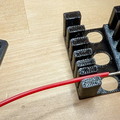 Kẹp Giữ Dây Điện Tiện Lợi Cho Việc Hàn