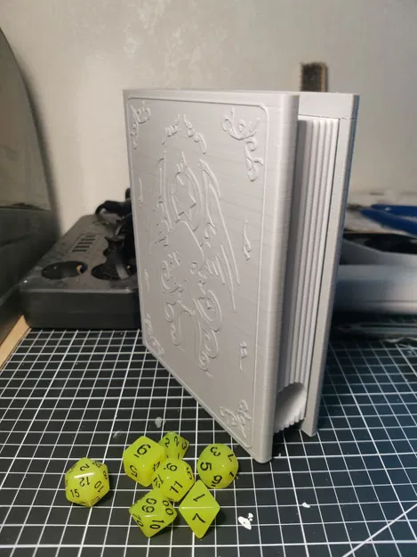 Cuốn Sách Định Mệnh (Tháp Xúc Xắc Kiêm Hộp Đựng) - Image 2