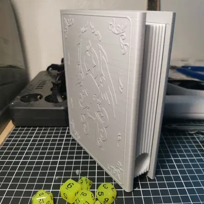 Cuốn Sách Định Mệnh (Tháp Xúc Xắc Kiêm Hộp Đựng)