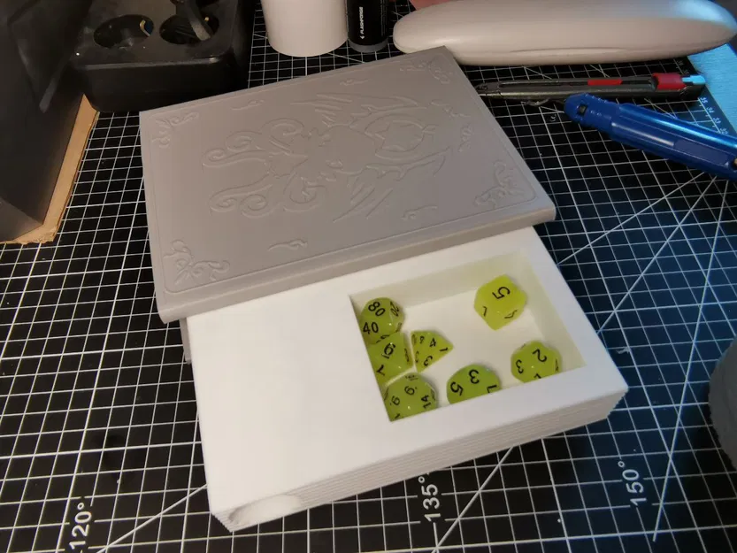 Cuốn Sách Định Mệnh (Tháp Xúc Xắc Kiêm Hộp Đựng) - Image 5