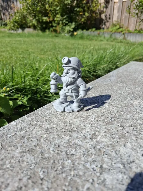 Anh Thợ Mỏ Gnome – Đèn Lồng Của Vực Sâu - Image 2