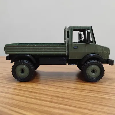 Mô hình Unimog U-1650 Tỷ lệ 1:32