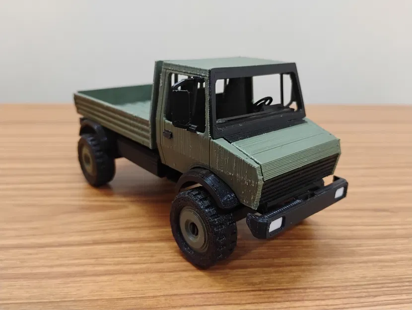 Mô hình Unimog U-1650 Tỷ lệ 1:32 - Image 6
