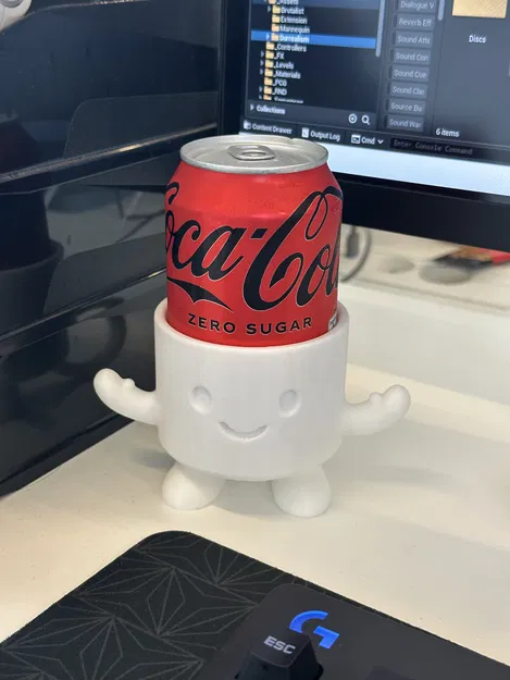 Desk Buddy – Giá Đỡ Lon Nước Ngọt & Bút (Nhiều Cảm Xúc) - Image 1