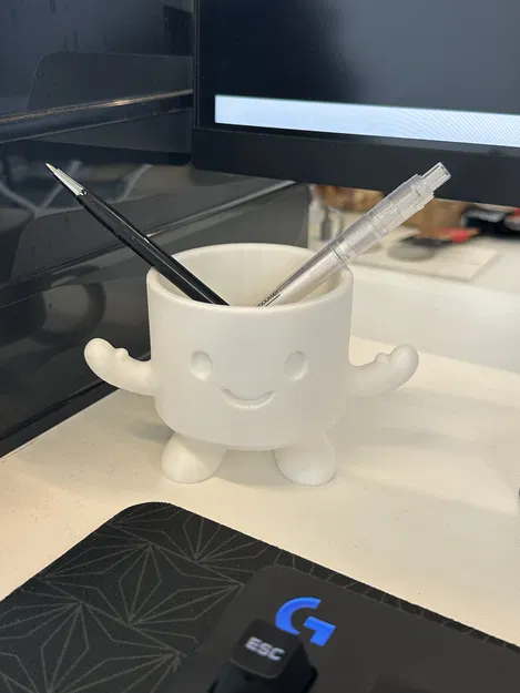 Desk Buddy – Giá Đỡ Lon Nước Ngọt & Bút (Nhiều Cảm Xúc) - Image 4