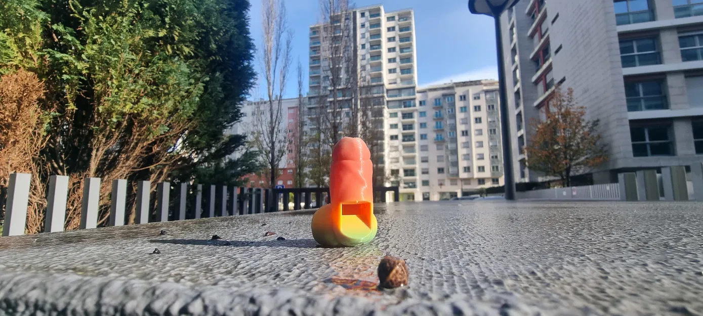 Còi L* L* Lớn - Image 2